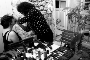 Maquillage et préparatifs avant cérémonie de mariage par Delphine Perez Photographie