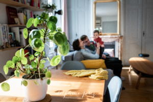 Photographe famille lifestyle à domicile Lyon